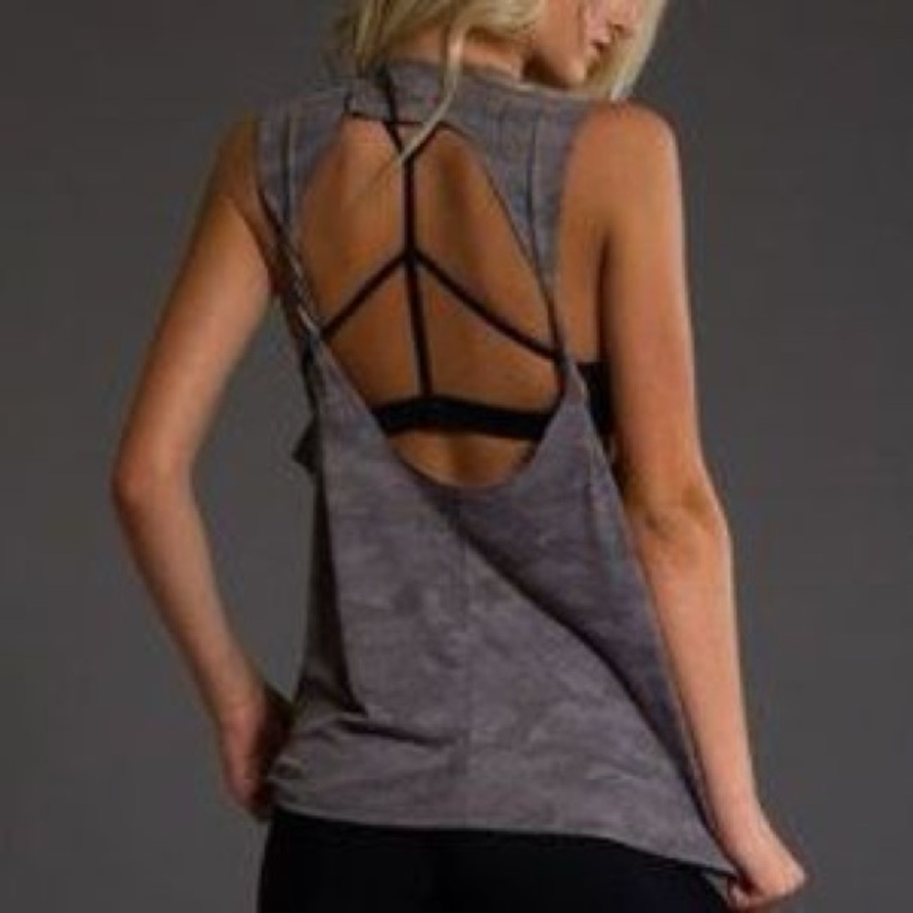 Onzie Cutout Twist Tank